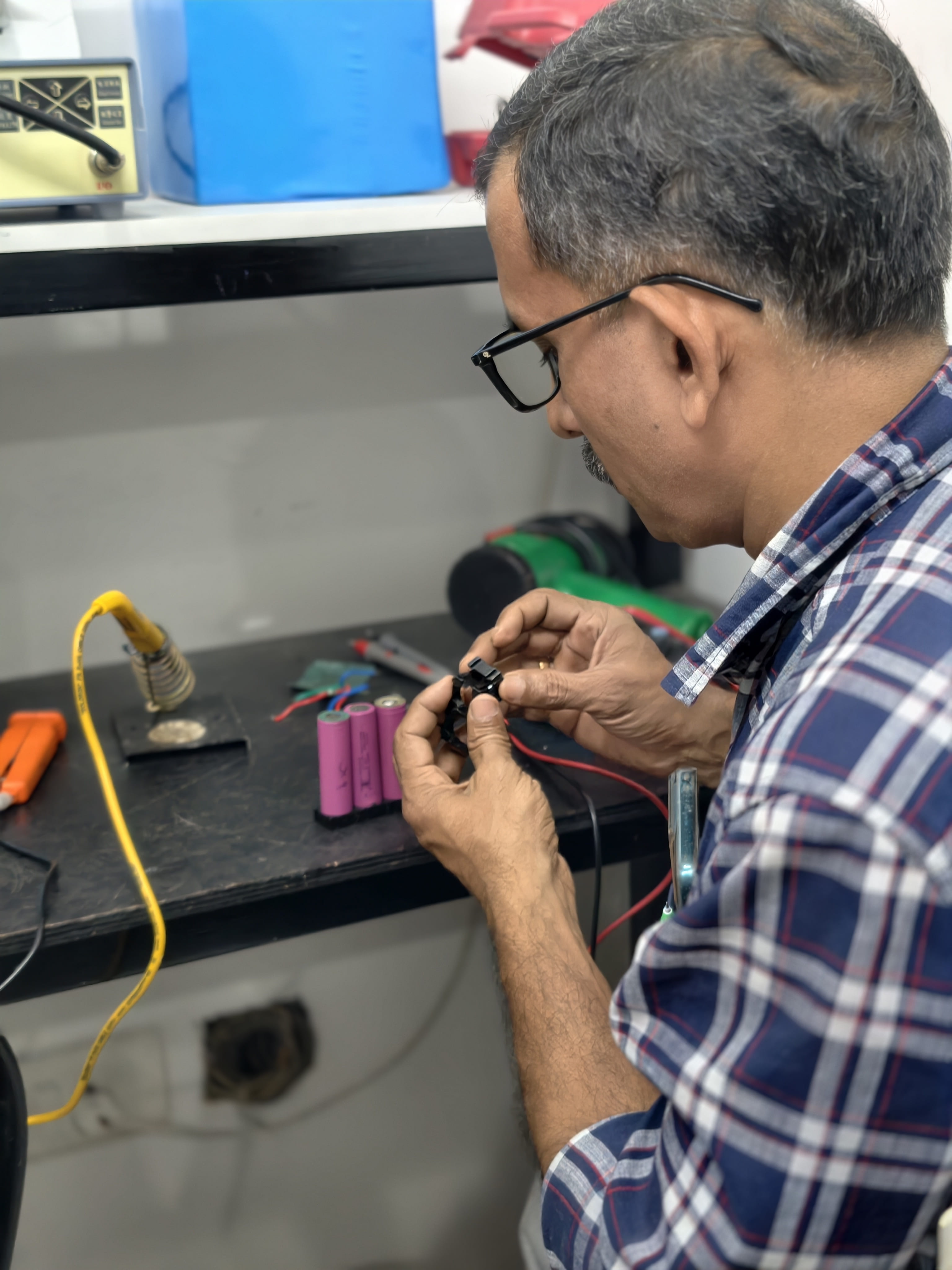 Lithium battery workshop